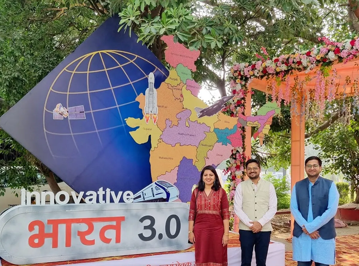 Innovative Bharat team and dignitaries on stage before the India map installation